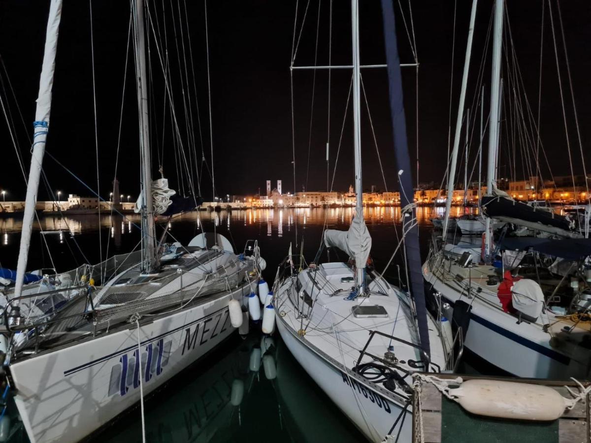 Le Bifore B&B Molfetta Bagian luar foto